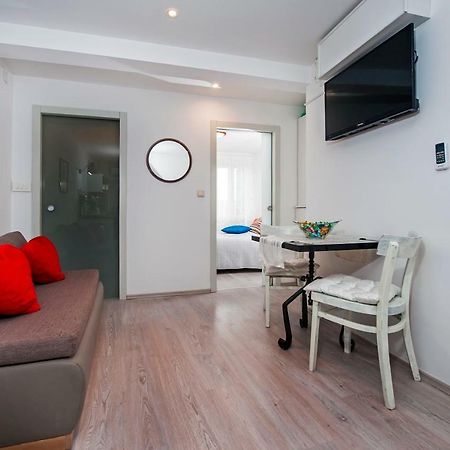 Apartman Delfin Rovigno Esterno foto