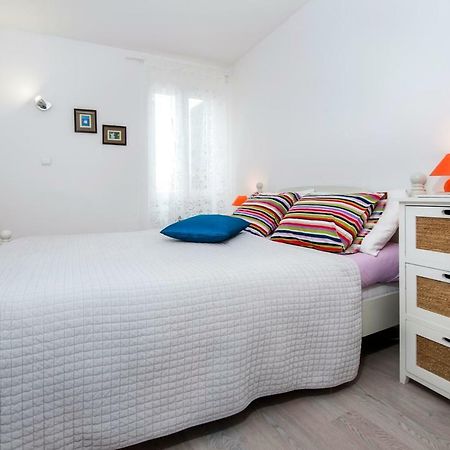 Apartman Delfin Rovigno Esterno foto
