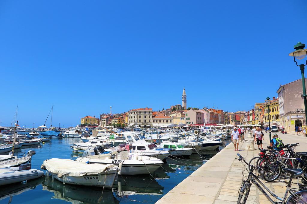 Apartman Delfin Rovigno Esterno foto