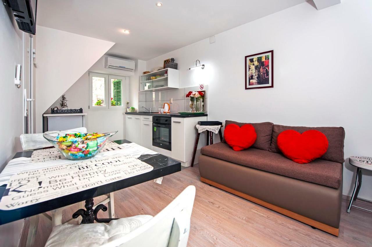 Apartman Delfin Rovigno Esterno foto