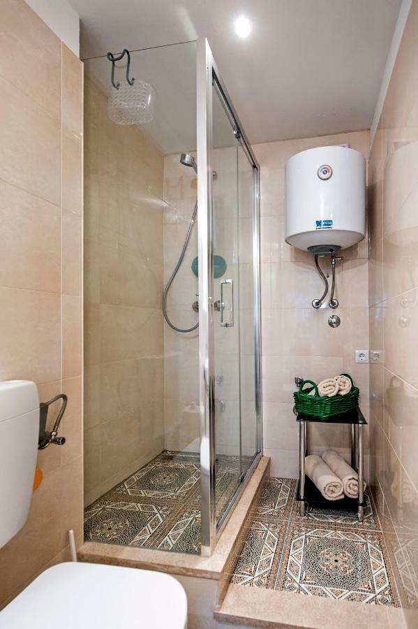 Apartman Delfin Rovigno Esterno foto