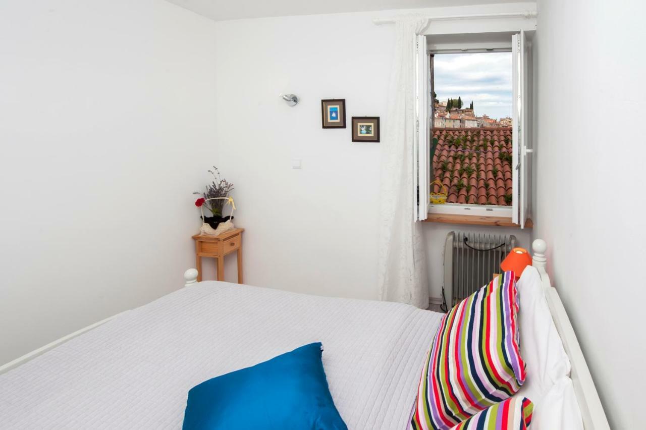 Apartman Delfin Rovigno Esterno foto