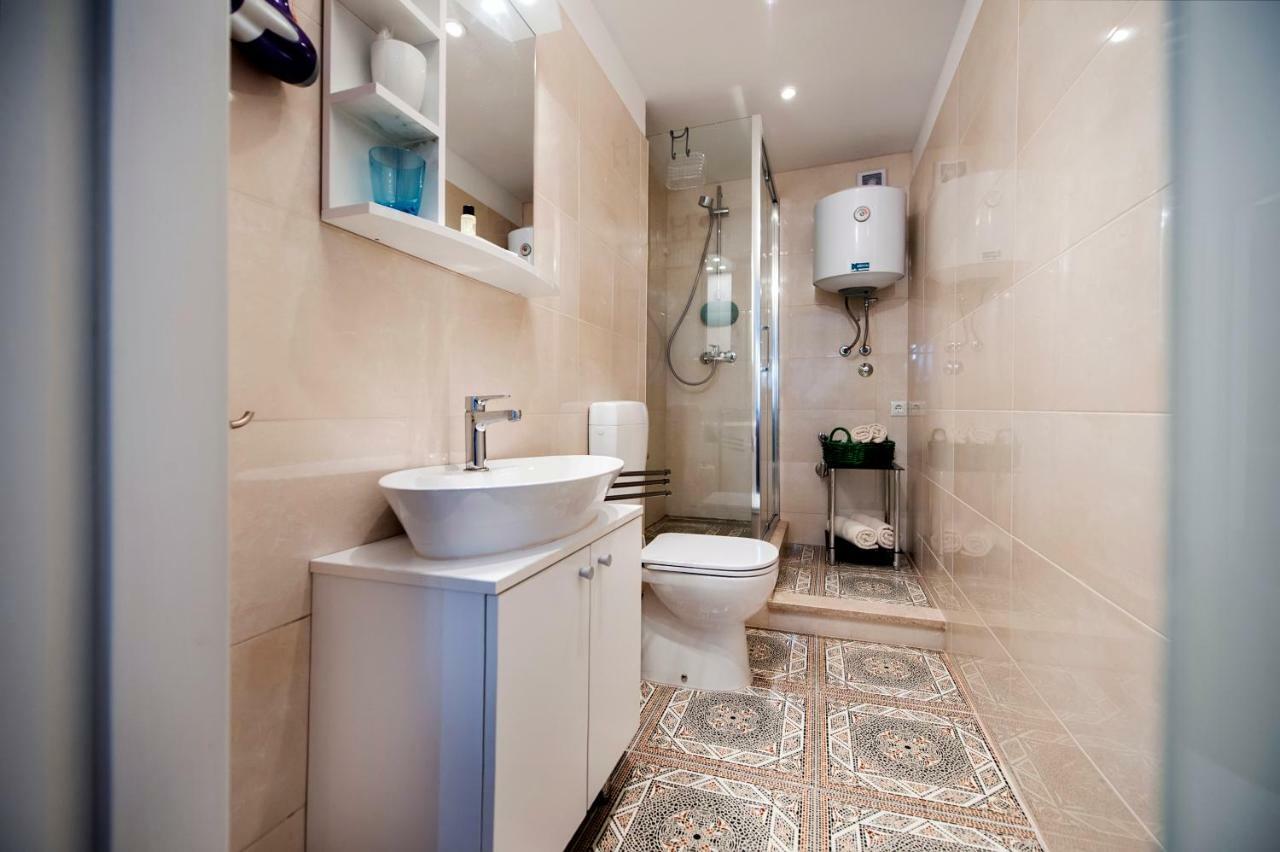 Apartman Delfin Rovigno Esterno foto